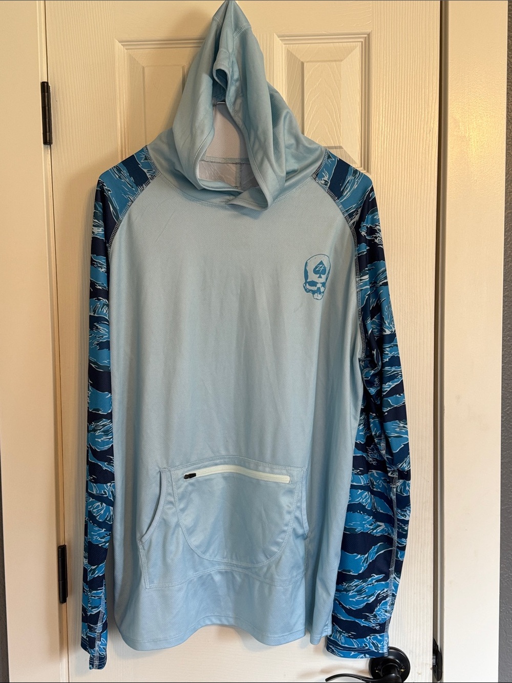 Men’s size XL Zero Foxtrot brand light weight breathable fishing hoodie.